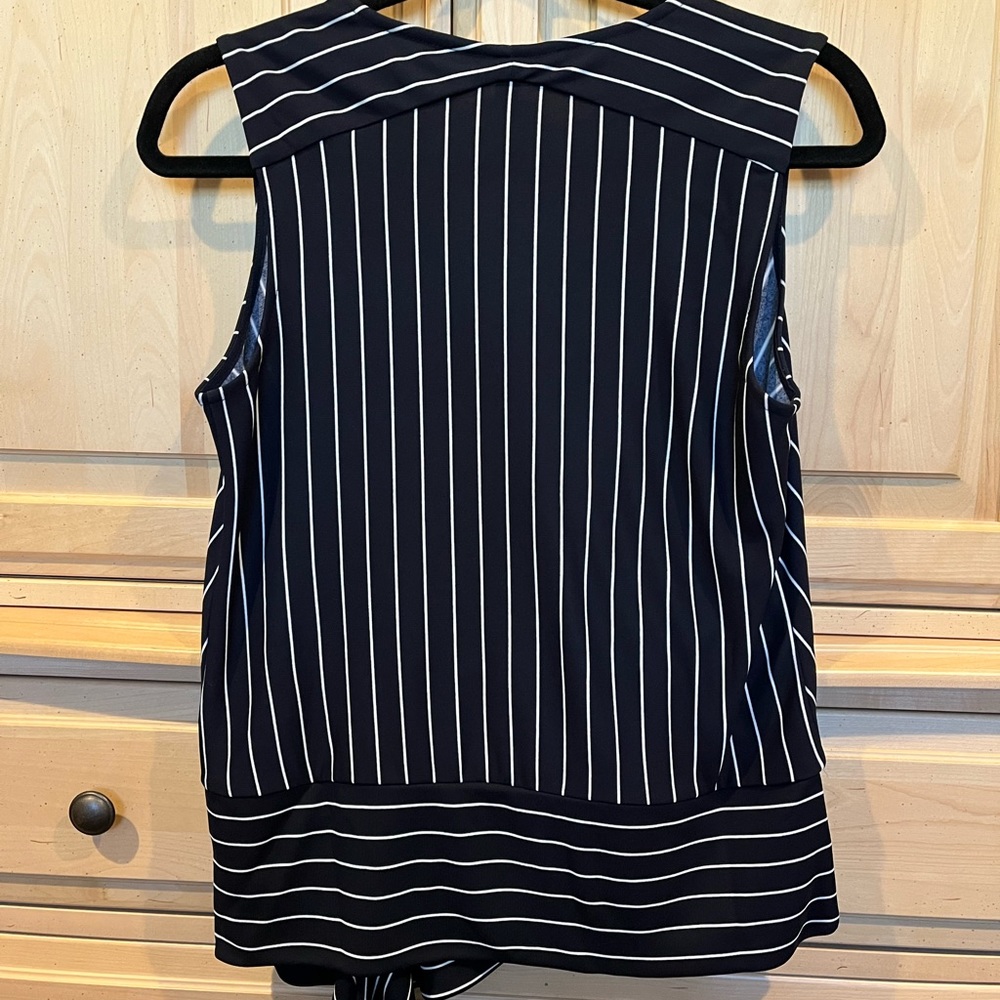 Banana Republic woman’s xs faux wrap striped sleeveless top - Picture 5 of 8